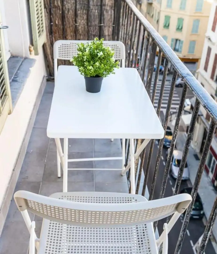 Studio Chaleureux Nice France